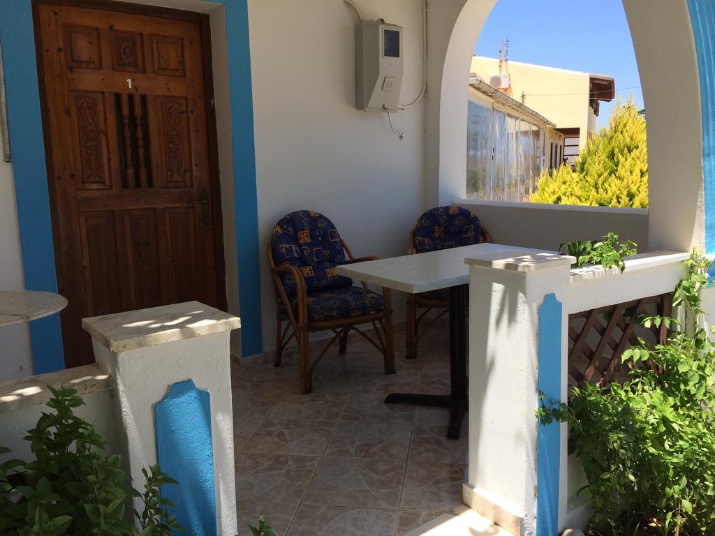 Mihalis Studios Lakki  Δωμάτιο φωτογραφία