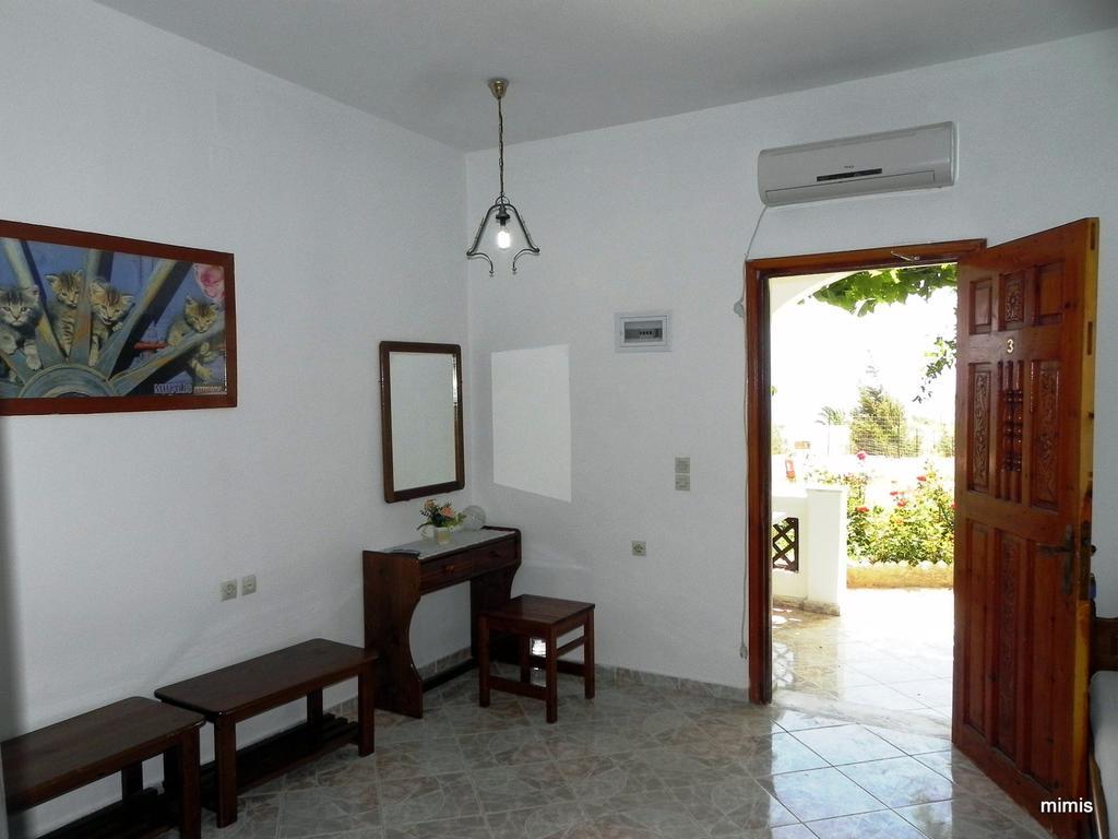 Mihalis Studios Lakki  Δωμάτιο φωτογραφία